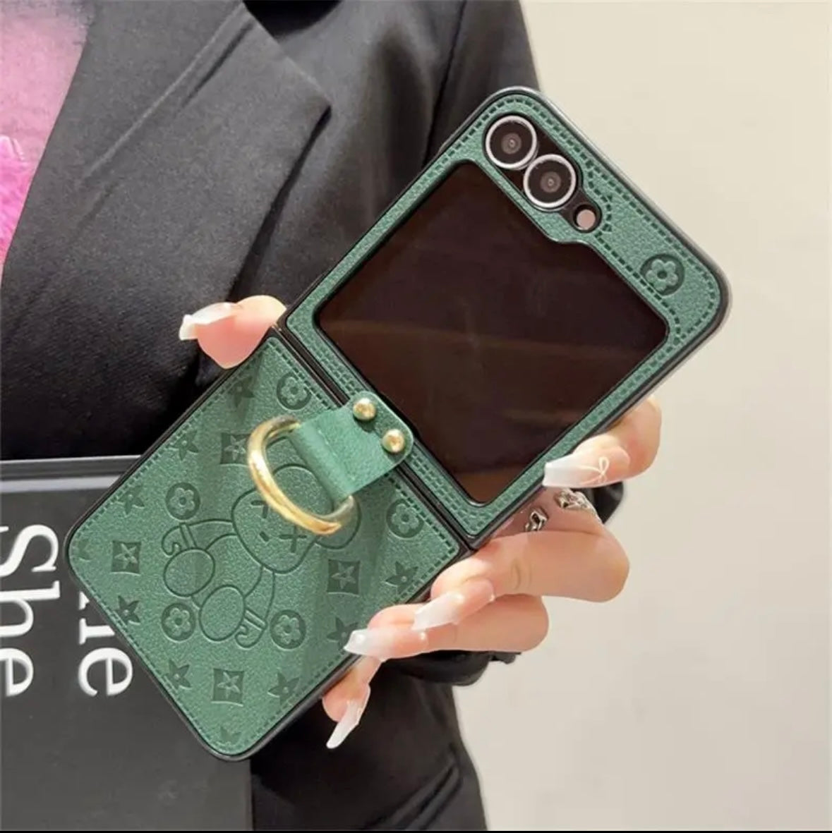 「Samsung Z Flip シリーズ レザー製折りたたみ式落下防止携帯電話ケース、フィンガー リング バックル デザイン付き」