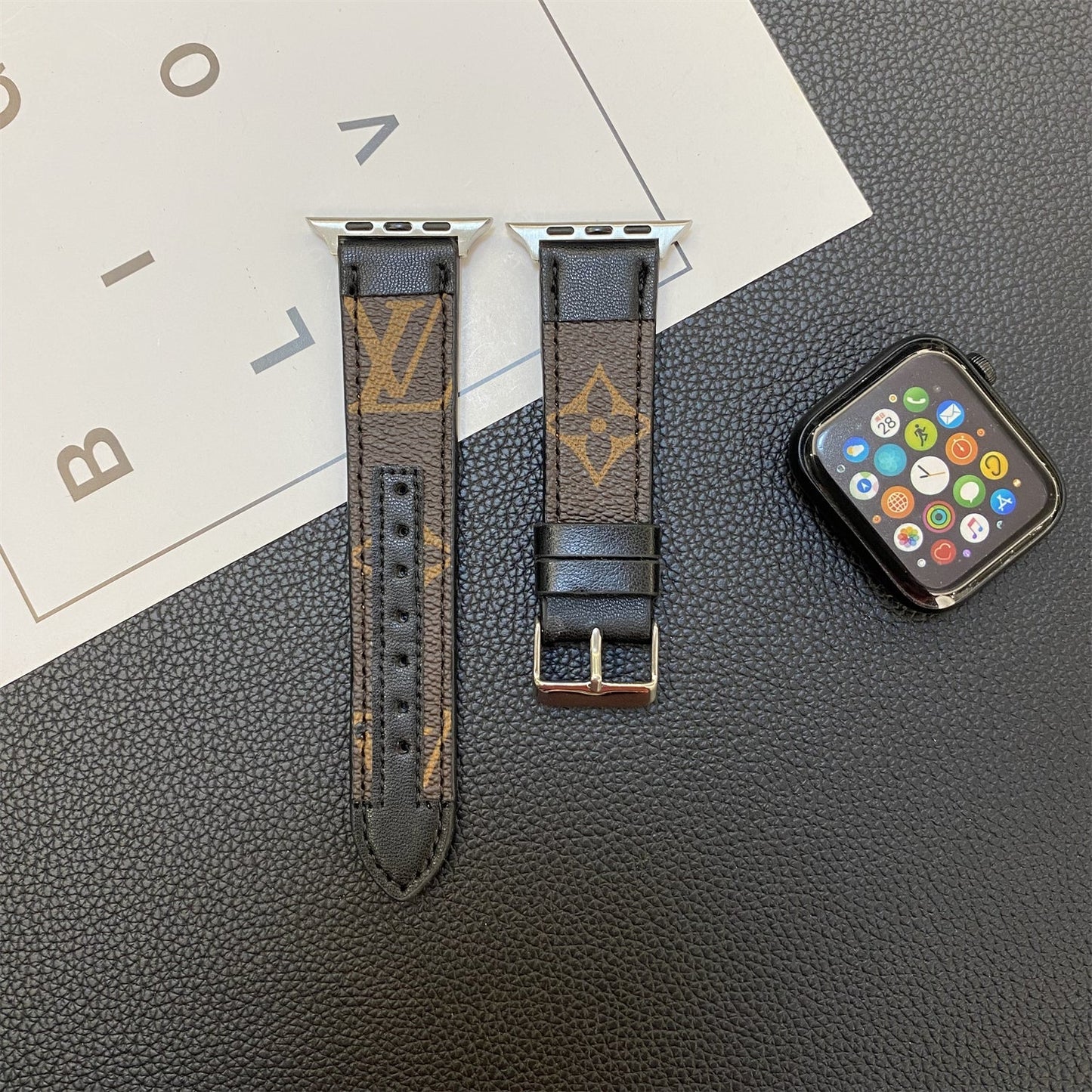 APPLE WATCH REM SØM MONOGRAM SKINN