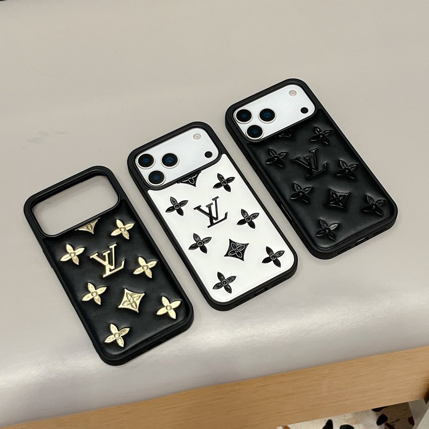 Luxusní 3D embosovaný designový obal na iPhone