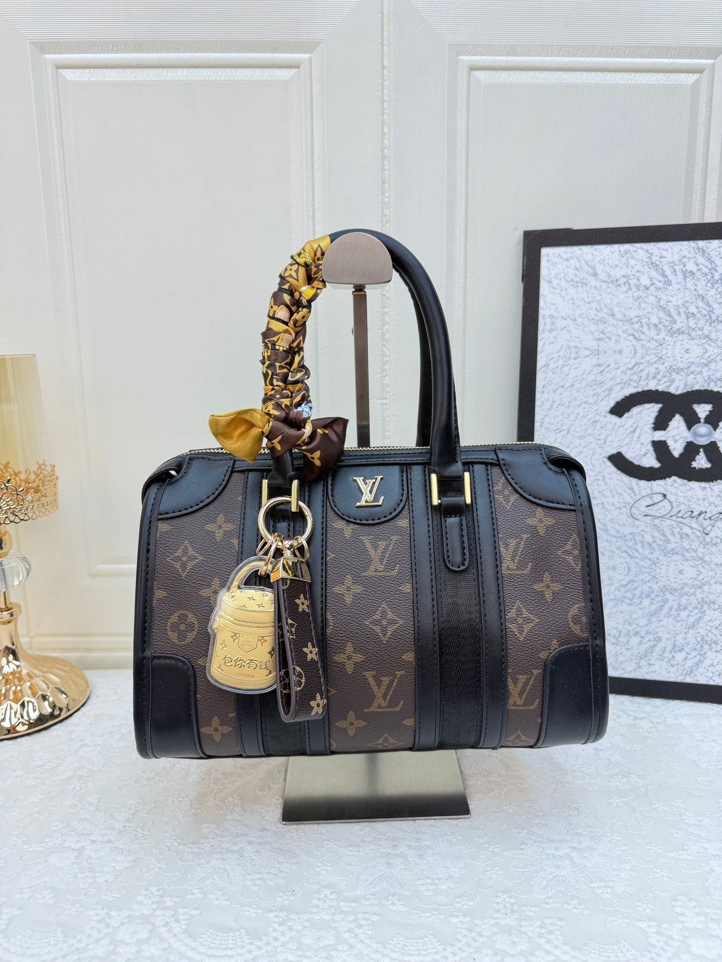 Musta & Color-Block-kuvioinen käsilaukkusarja - Metal Accent -monikäyttölaukut