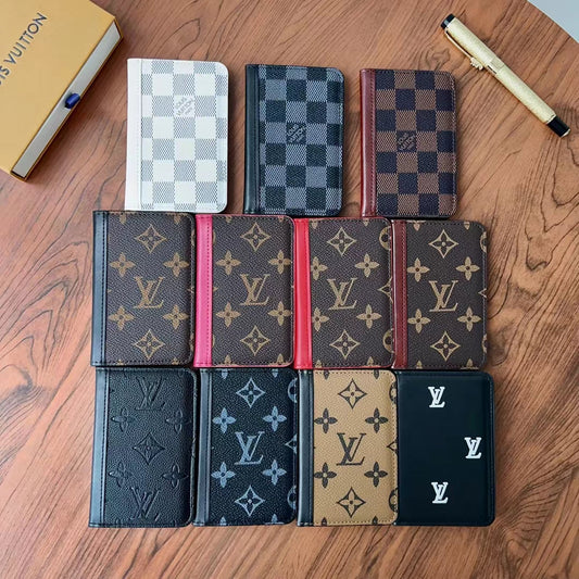 Eleganta LV-rutiga & monogramplånböcker