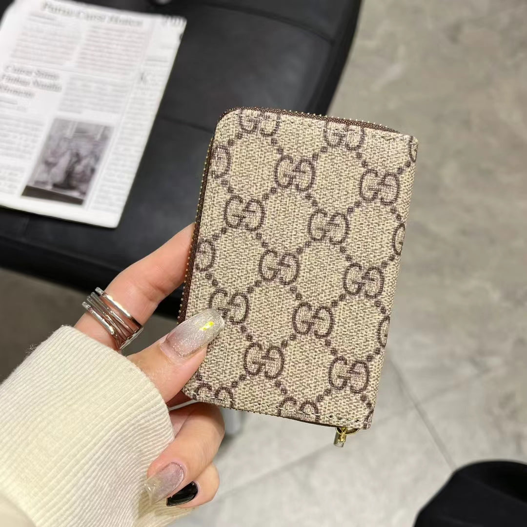 Luxusní kolekce peněženek Monogram Zipper Wallet – LV, GG a BBR