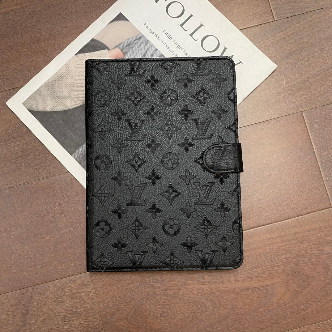 Fondina con monogramma in tela goffrata 3D Apple iPad Flip Cover con funzione di supporto