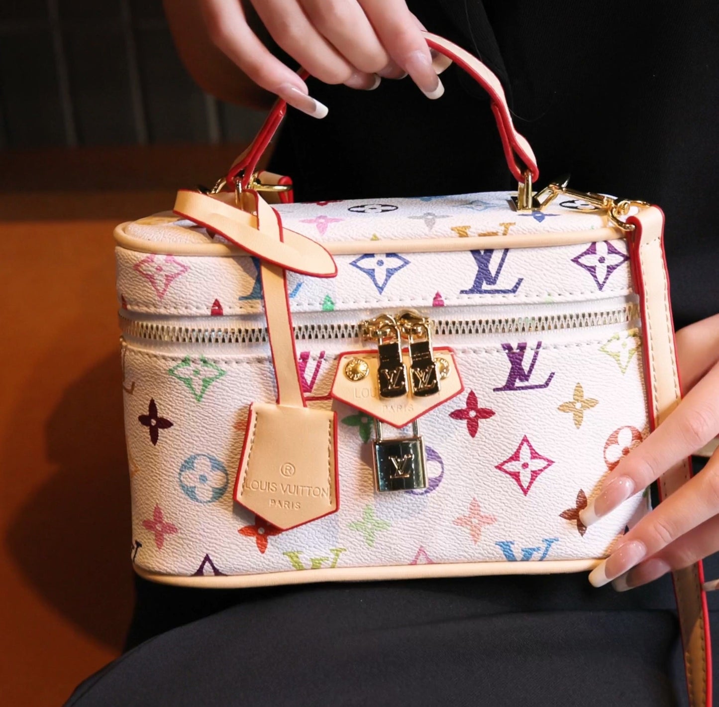 Bolso de mano Box de inspiración vintage – Elegante Tote Box con monograma