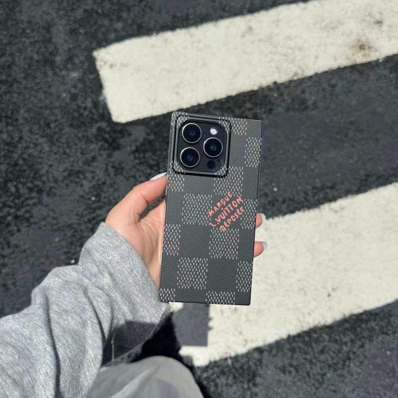 Luxusní černé<lAMP>bílé čtvercové pouzdro na iPhone