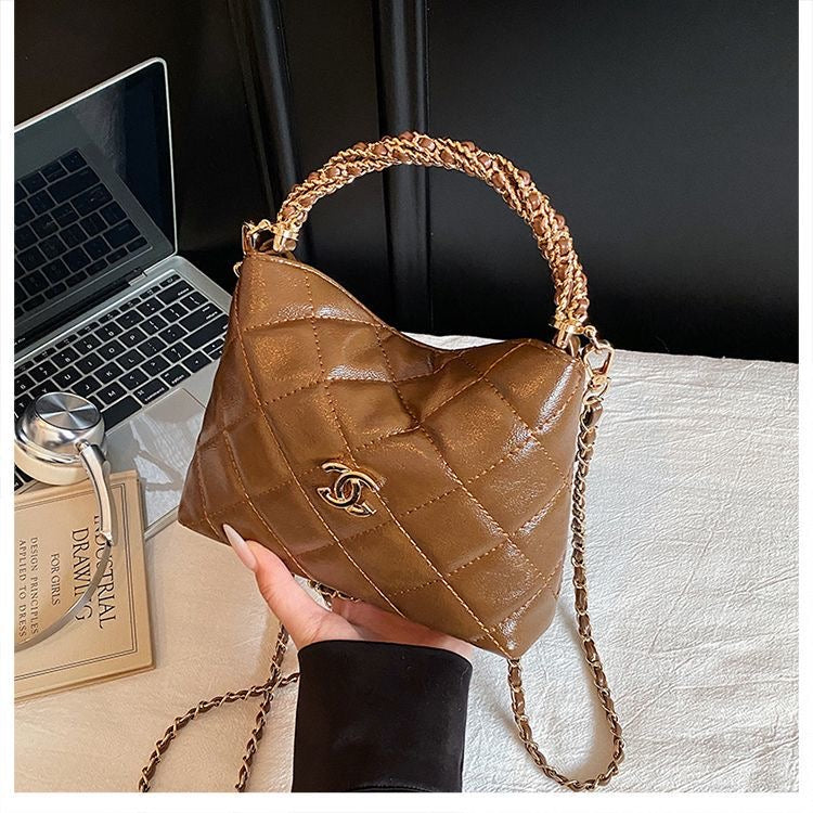 Quiltet kjede Cloud Bag - Justerbar stropp teksturert crossbody