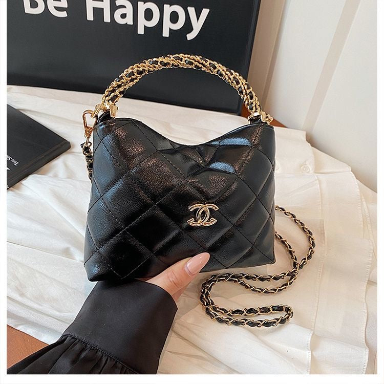 Quiltet kjede Cloud Bag - Justerbar stropp teksturert crossbody