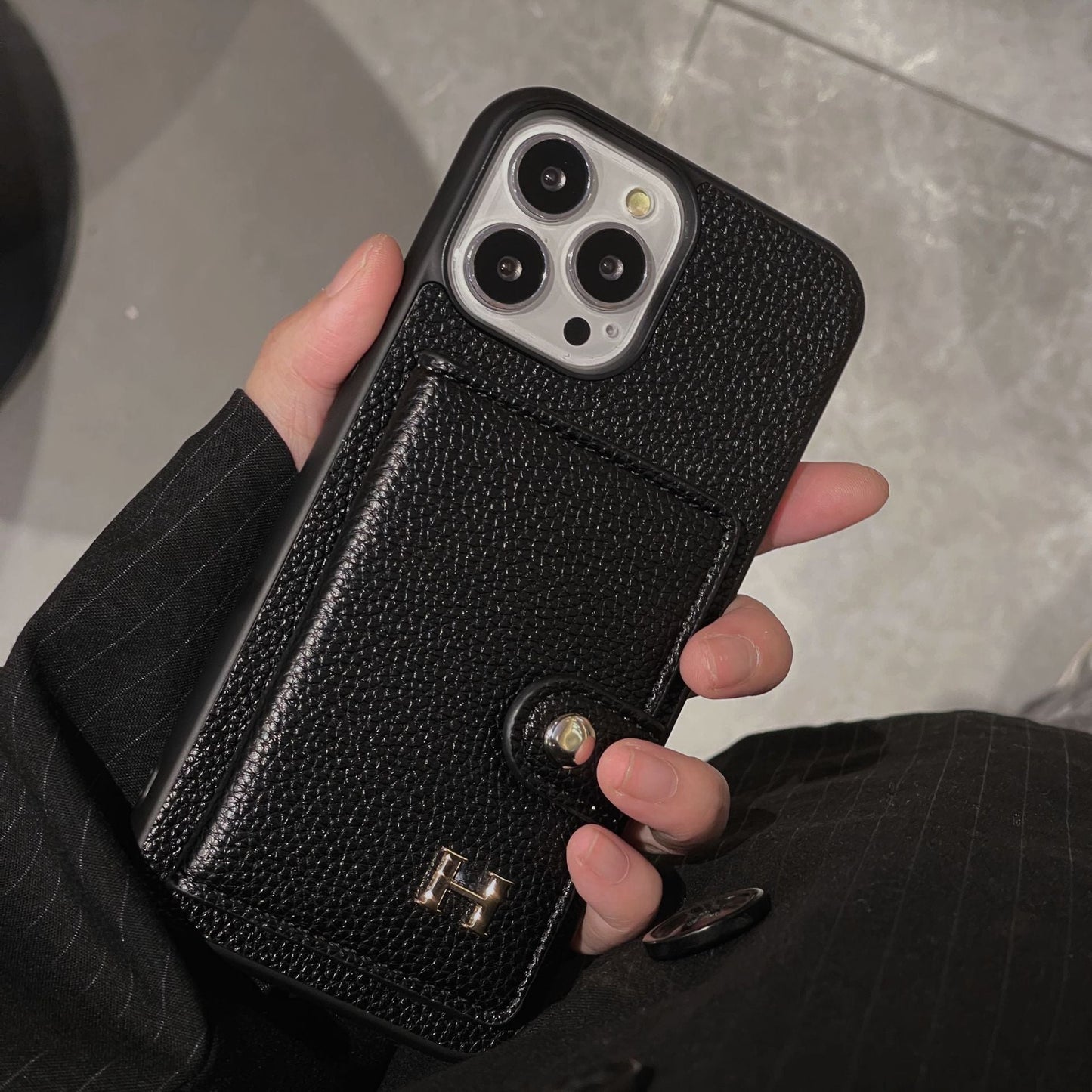 H Kožený držák karet na iPhone