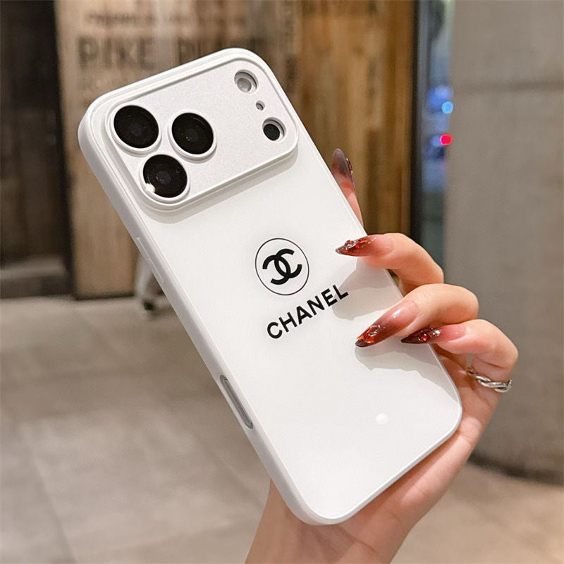 Klasický minimalistický luxusní obal na iPhone – White Gloss Edition