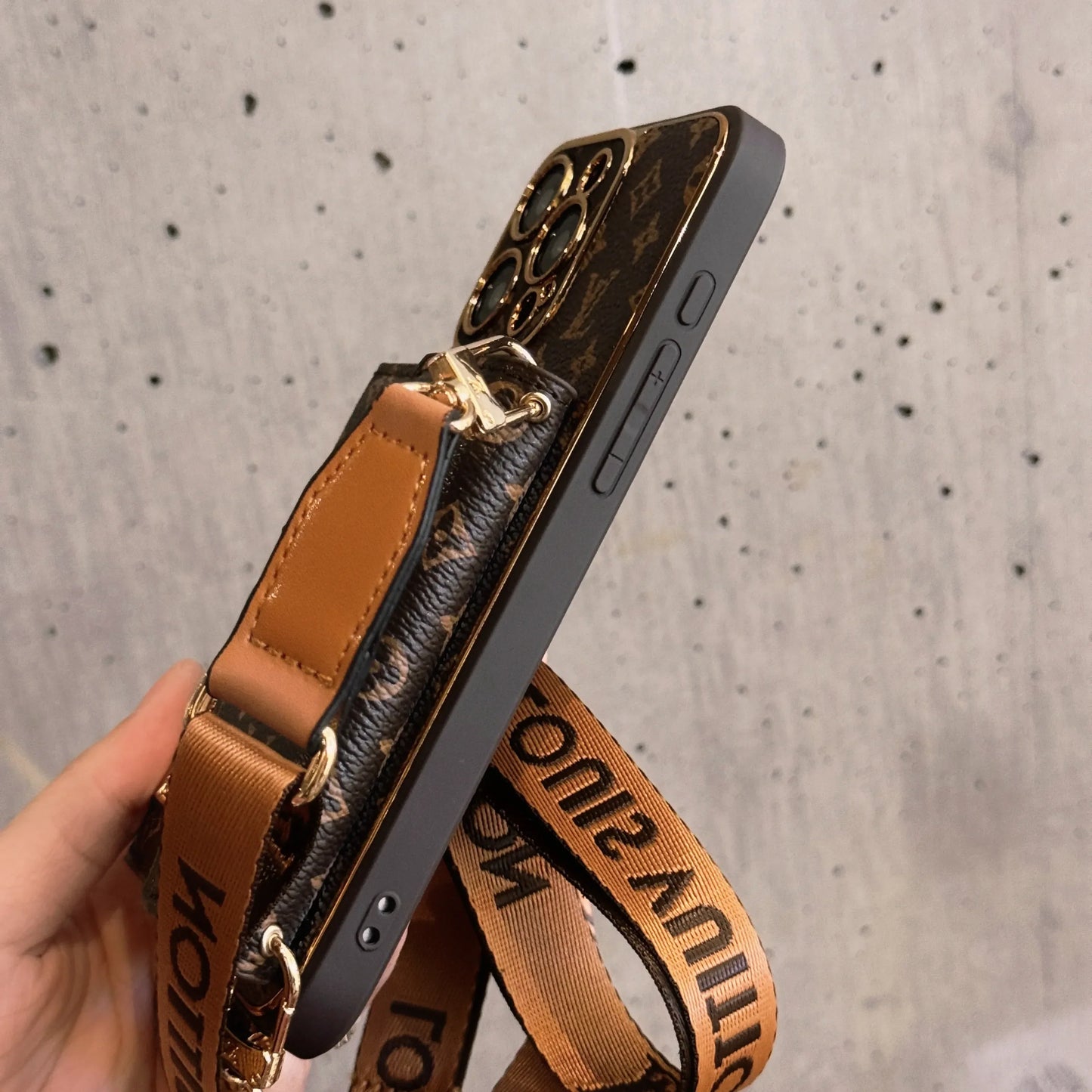 حافظة آيفون جلدية متطورة مع محفظة وحزام بني