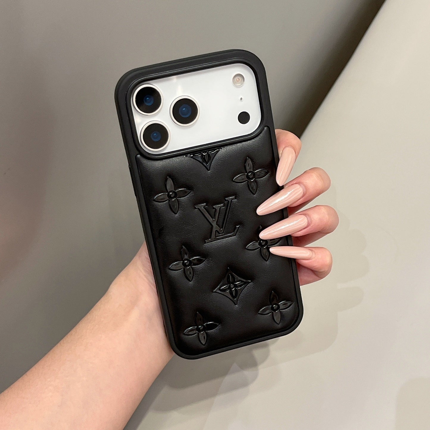 Luxusní 3D embosovaný designový obal na iPhone