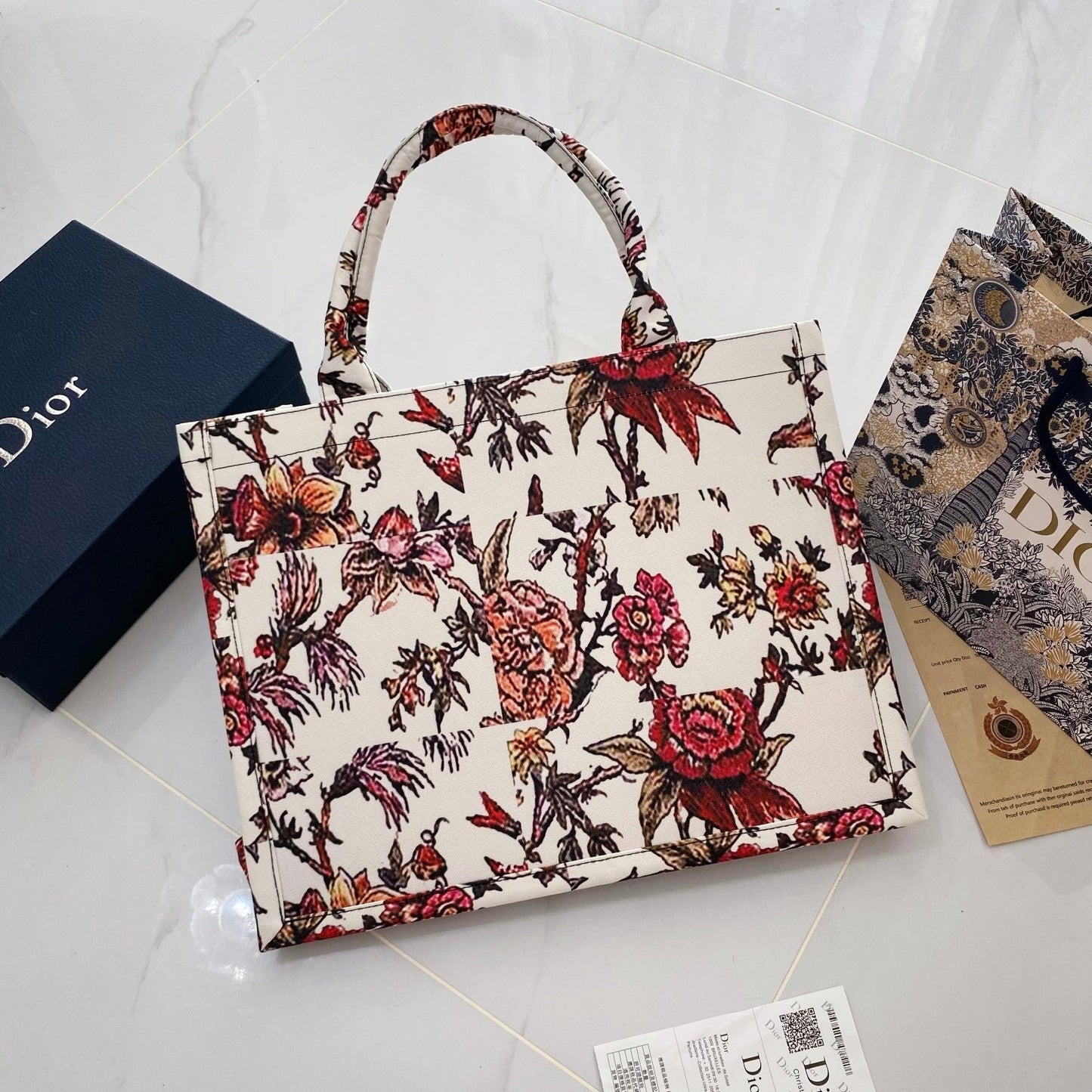 Шик<tАМП>Префињено: лагана луксузна кожна торба