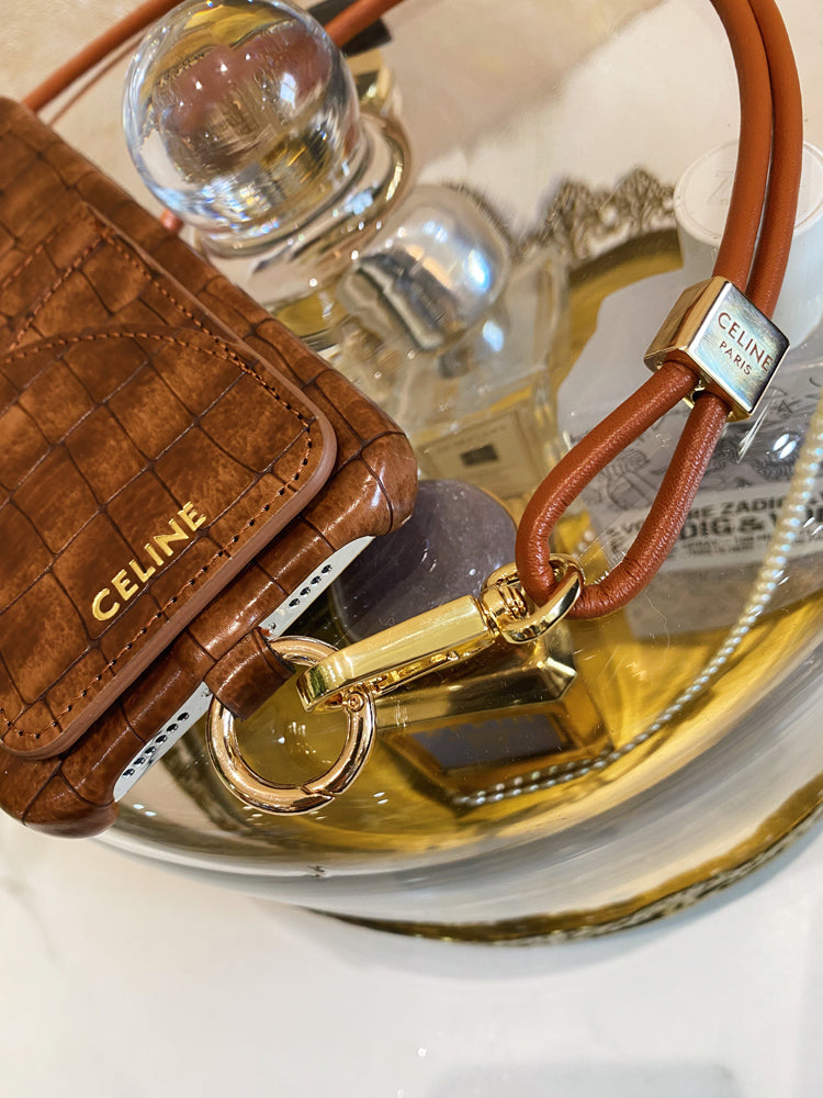 Custodia per iPhone Celine con stampa alligatore con porta carte e cinturino marrone -EYP241415