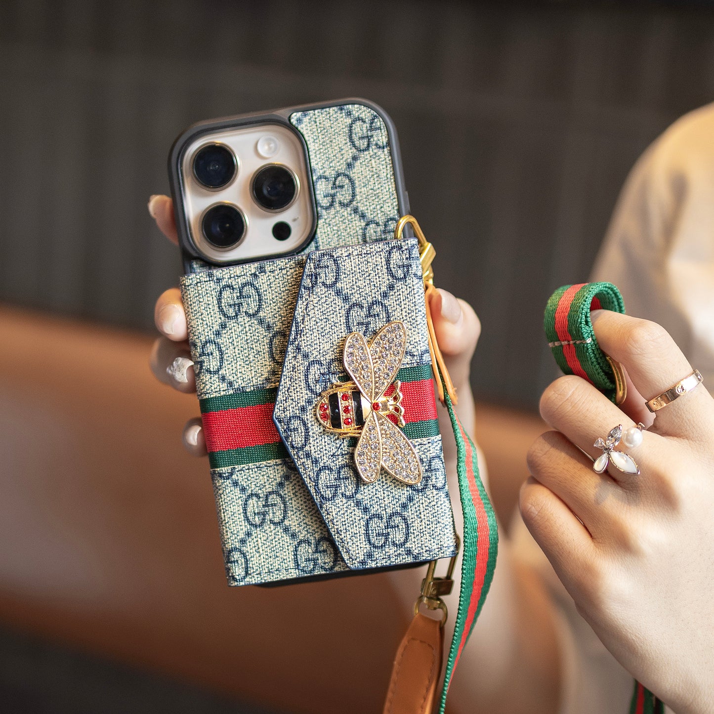 Prémiové pokročilé pouzdro na iPhone Crossbody s držákem karty & řemínkem přes rameno