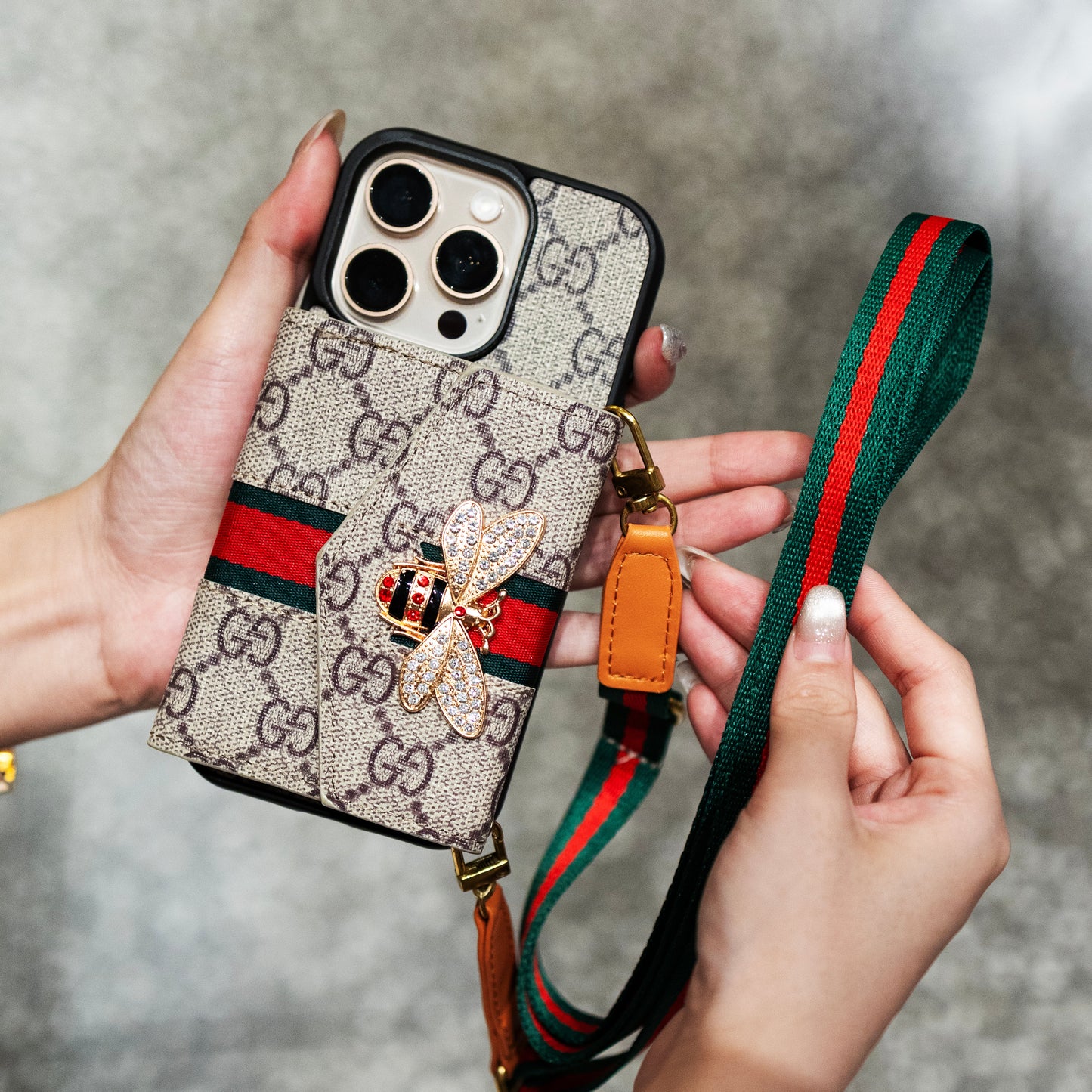 Prémiové pokročilé pouzdro na iPhone Crossbody s držákem karty & řemínkem přes rameno