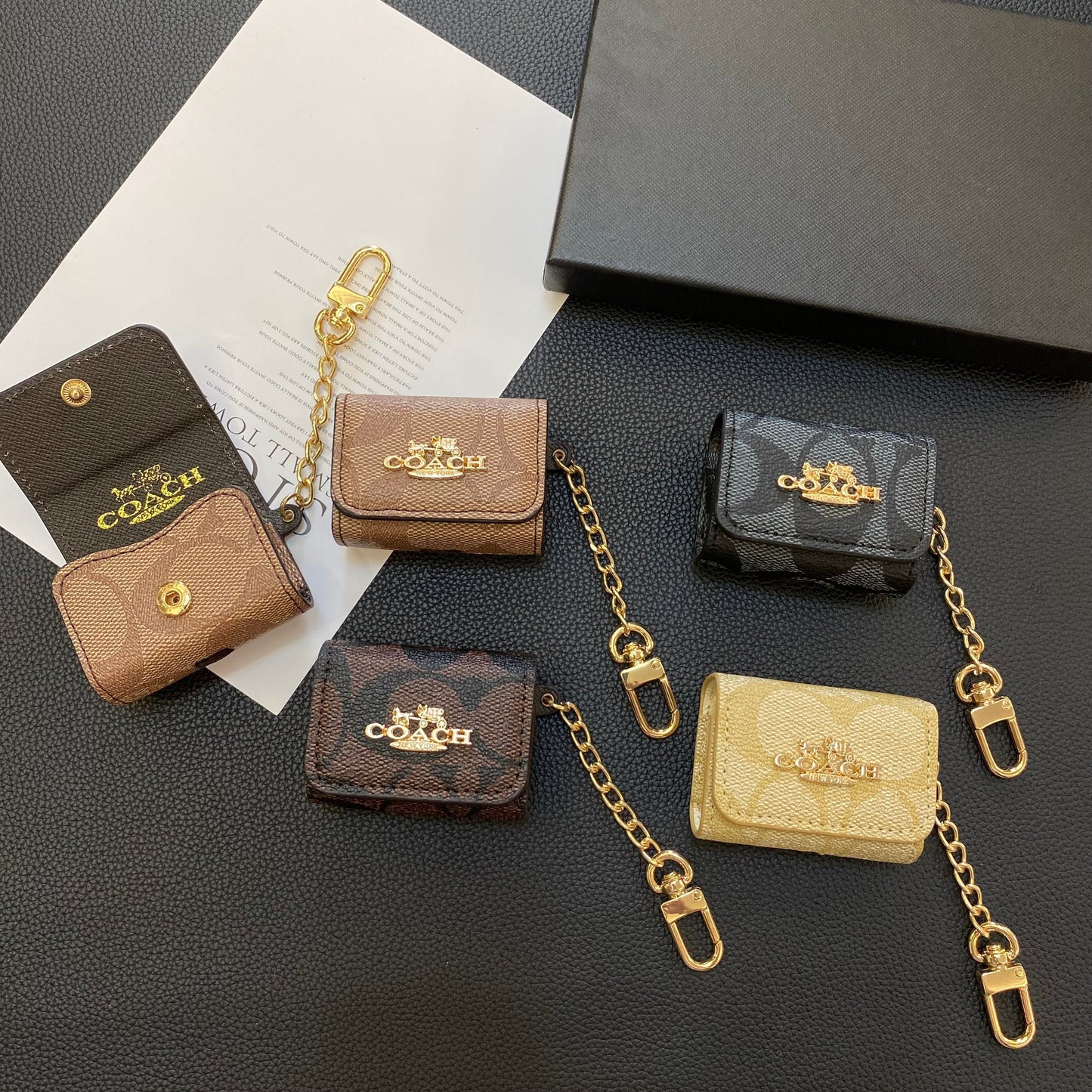 Luxusní pouzdra Coach AirPods Pro světle hnědá- LGK240425