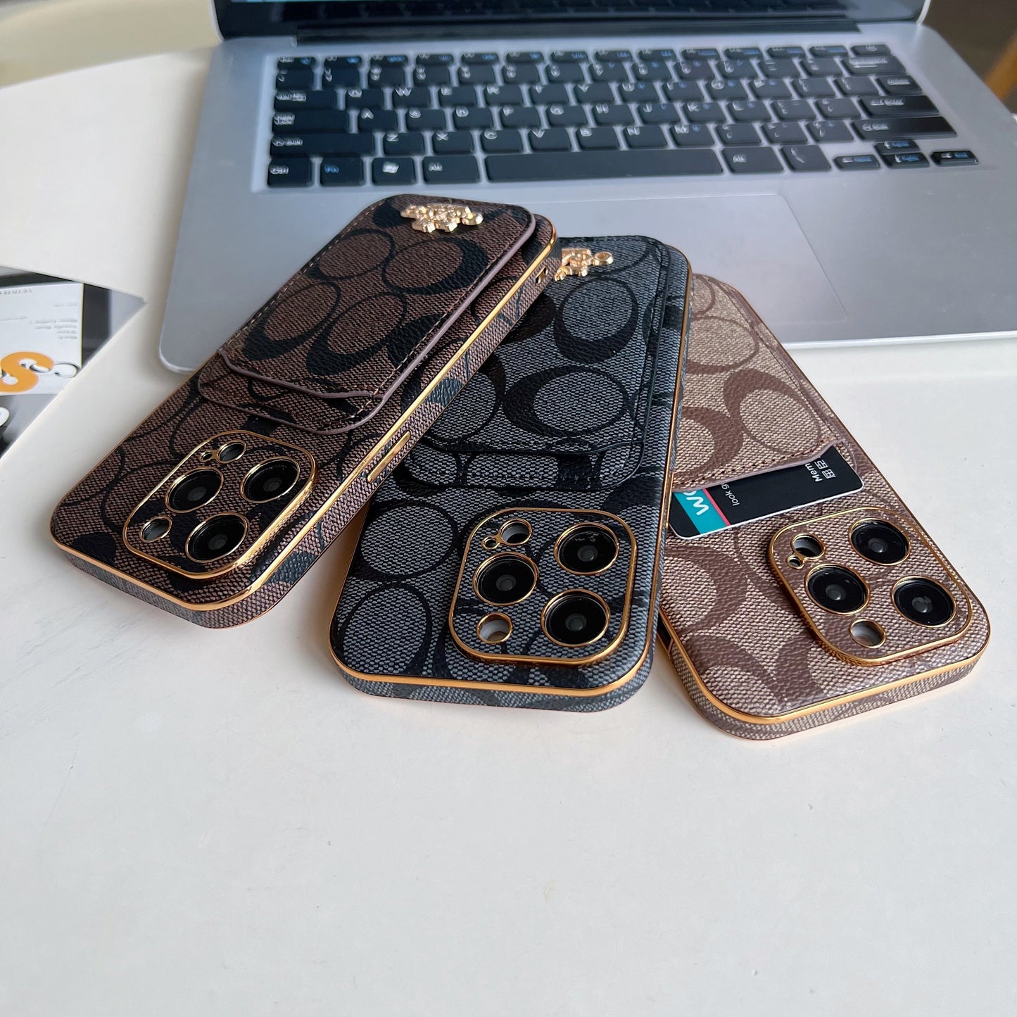 Klasické pouzdro na iPhone s držákem na kartu Coffee -KB241651