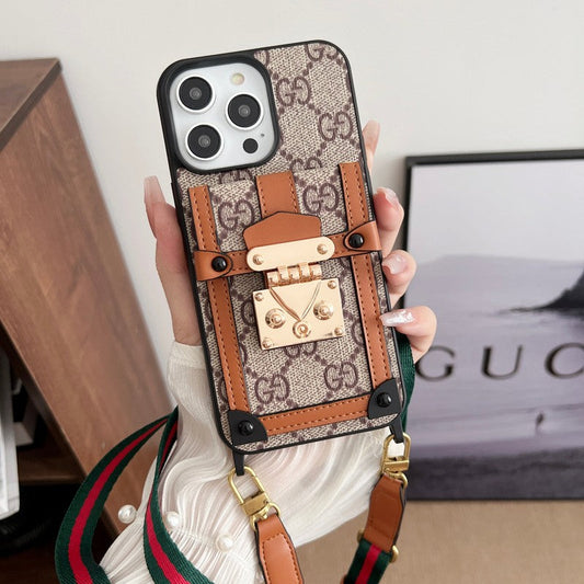 Klasyczne etui na iPhone'a z łańcuszkiem na karty Premium