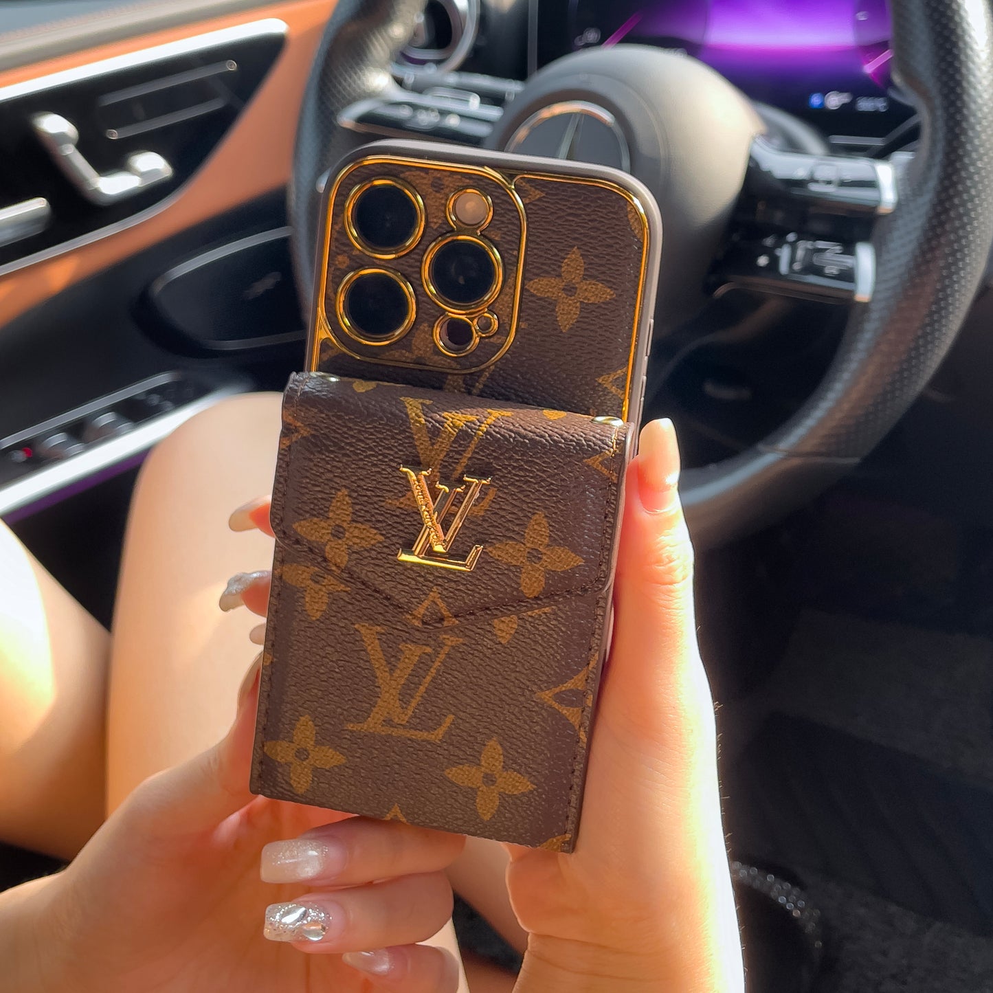 Klasické pouzdro na iPhone v luxusním pouzdru na karty