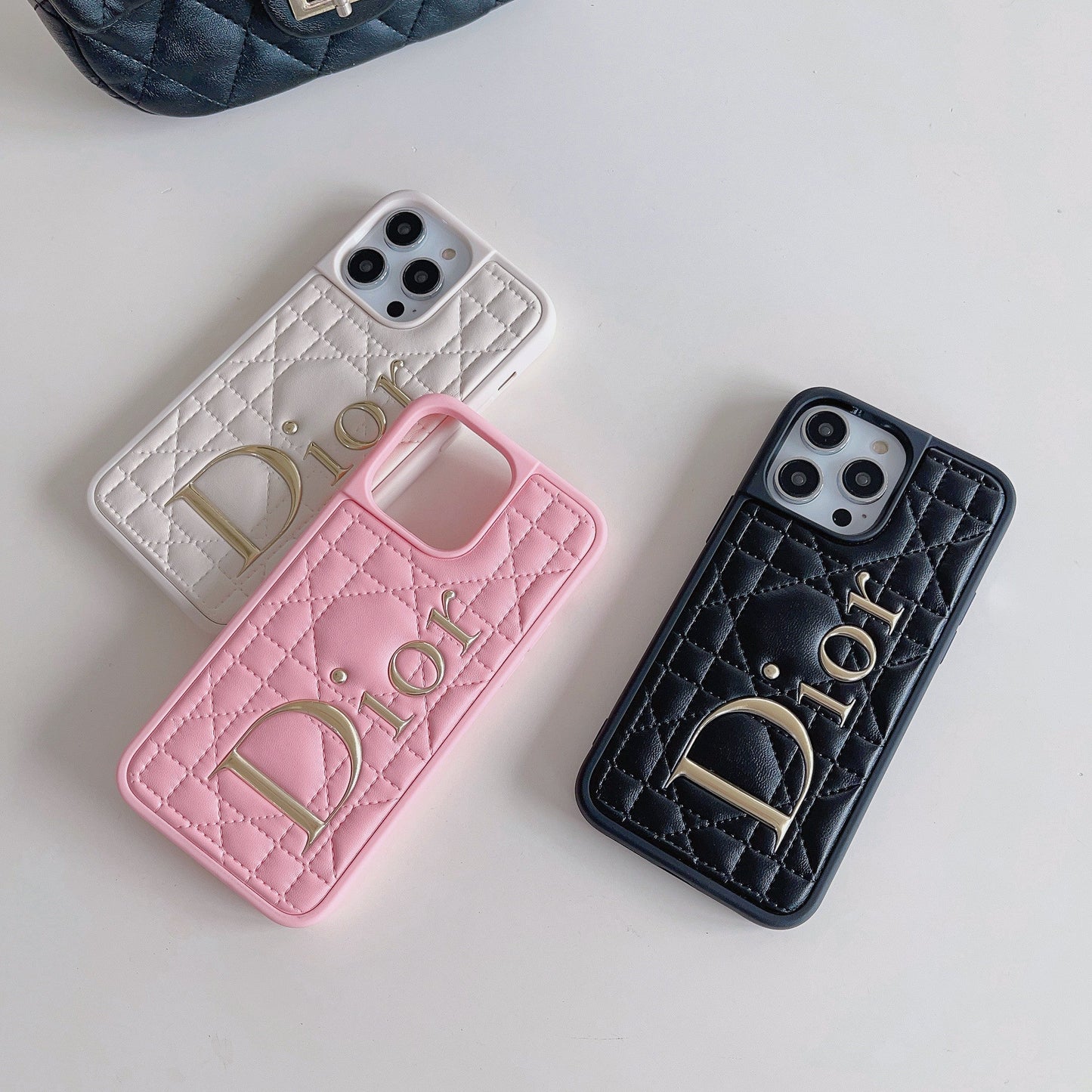 Módní kožené pouzdro na iPhone se zlatým logem