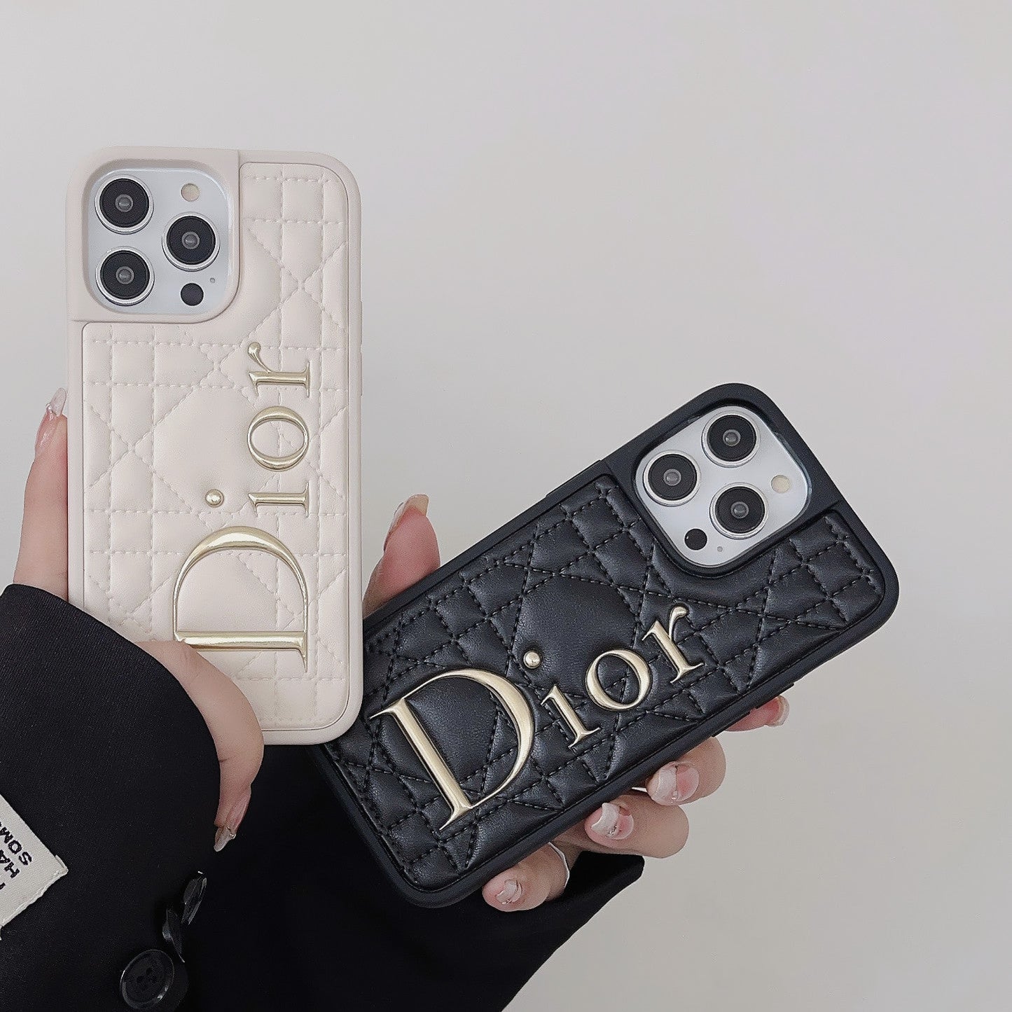 Módní kožené pouzdro na iPhone se zlatým logem