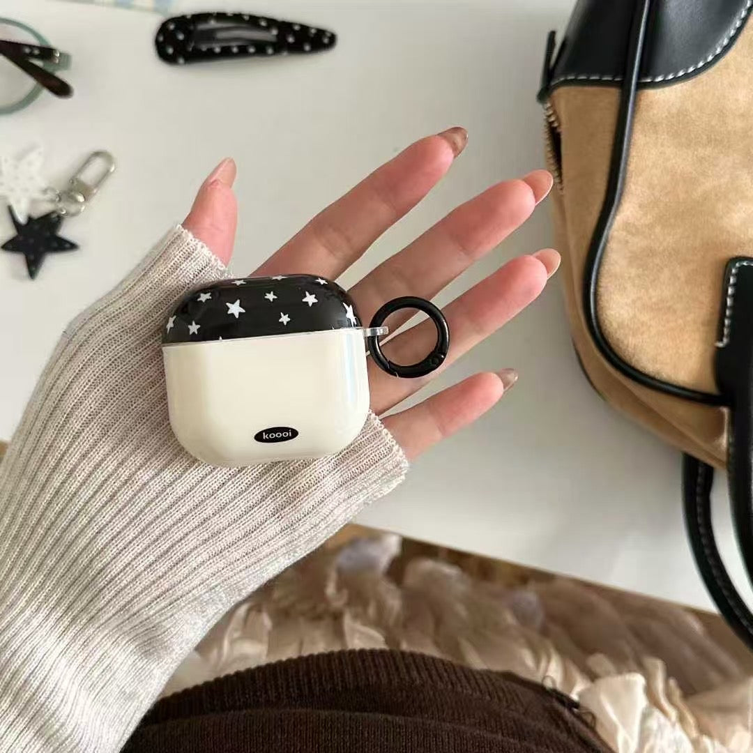 Starry Night AirPods etui med charme – Sort & Hvid