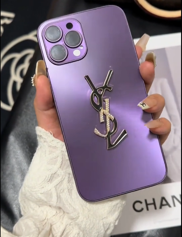 Elegantní pouzdro Letter Shine x Mono na iPhone